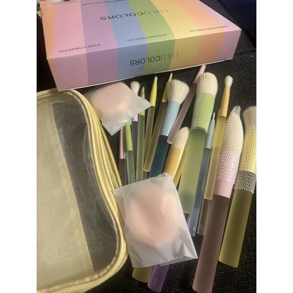 18-Pieces Multi-Color Travel-Friendly Brushes & Sponges With Storage Bag